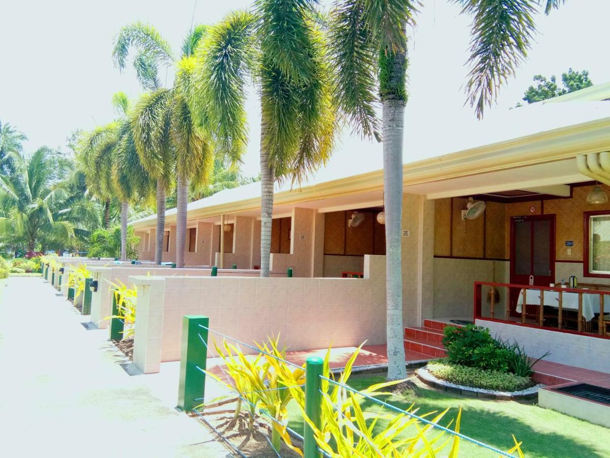 Paradise Island Park & Beach Resort Samal Exterior photo